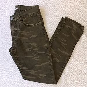 Camouflage junior skinny pants